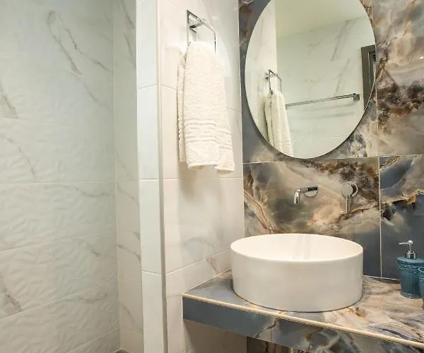 Blue Dream Luxury Haraki